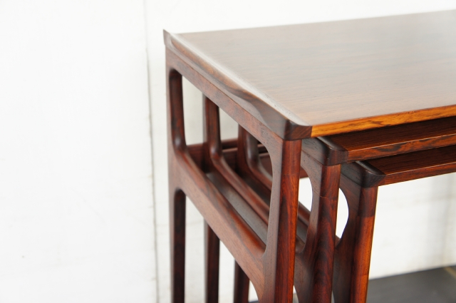 NEST OF TABLE ROSEWOOD