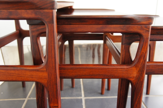 NEST OF TABLE ROSEWOOD