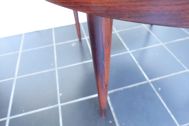 ROSEWOOD ROUND DINNING TABLE