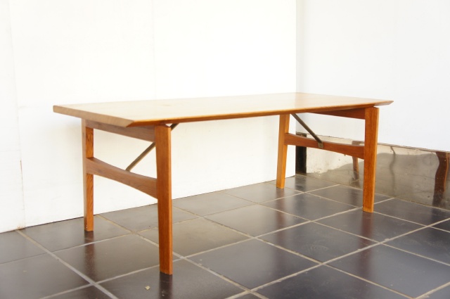 OAK LOW TABLE