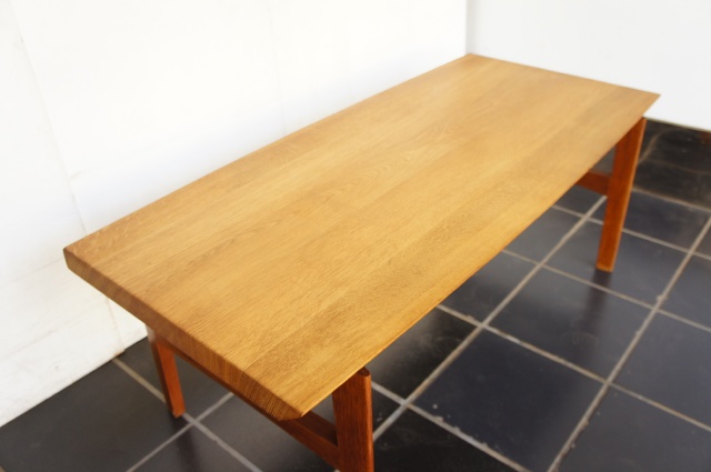 OAK LOW TABLE